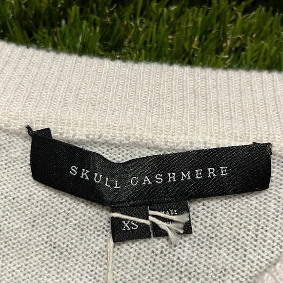 ⭐️ SKULL CASHMERE Madison Skull Print Cashmere Sweater - Picture 6 of 7